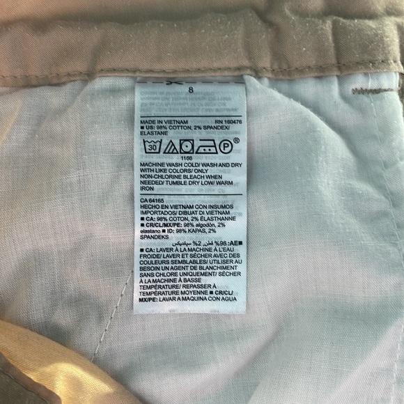 OLD Navy 5” Inseam Khaki Chino Shorts - Picture 5 of 5